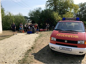 Bild Auf dem Wasser geht`s zum THW