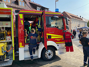 Bild Jugendfeuerwehr Gemeinde Vilseck präsentiert sich am Herbstmarkt 2021