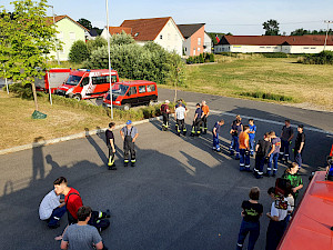 Bild Jugendfeuerwehren üben gemeinsam